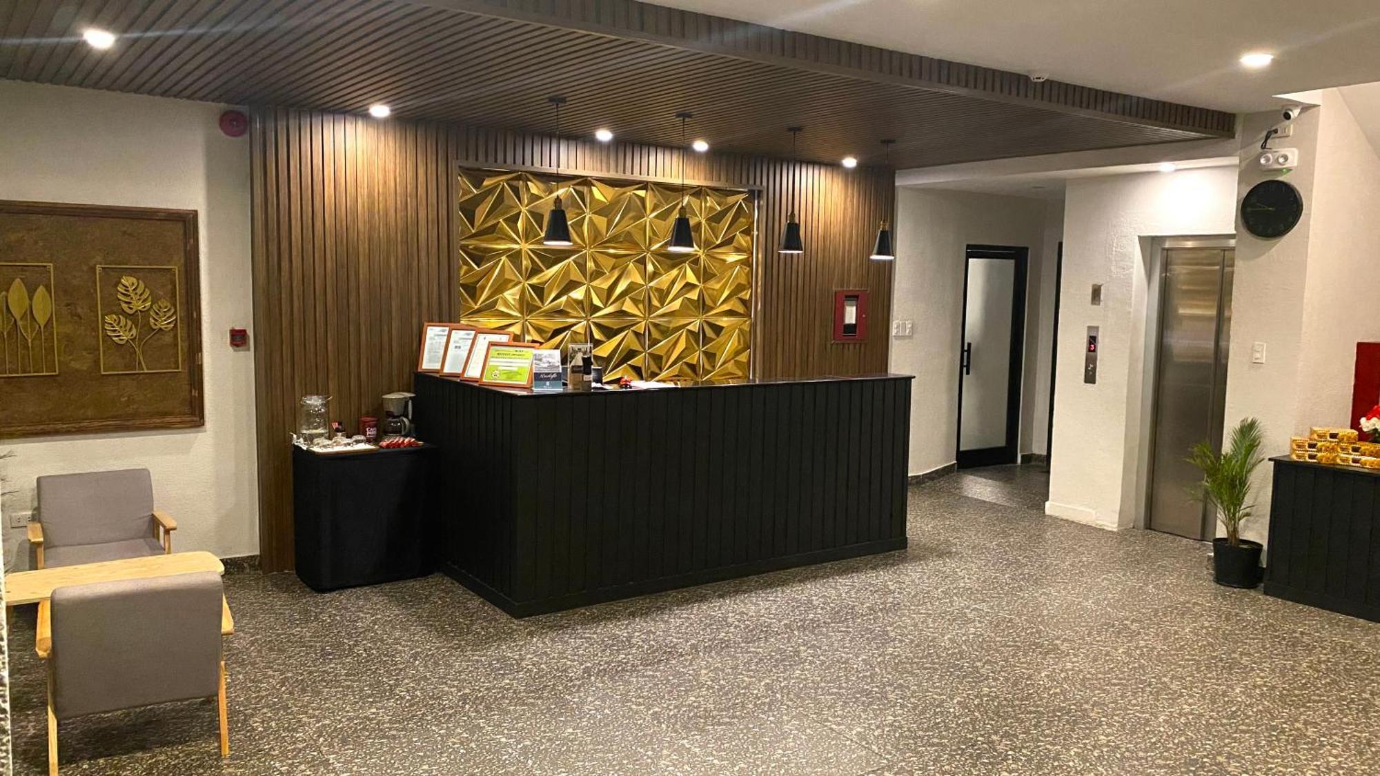 Rudolfo Suites โรฮัสซิตี้ ภายนอก รูปภาพ