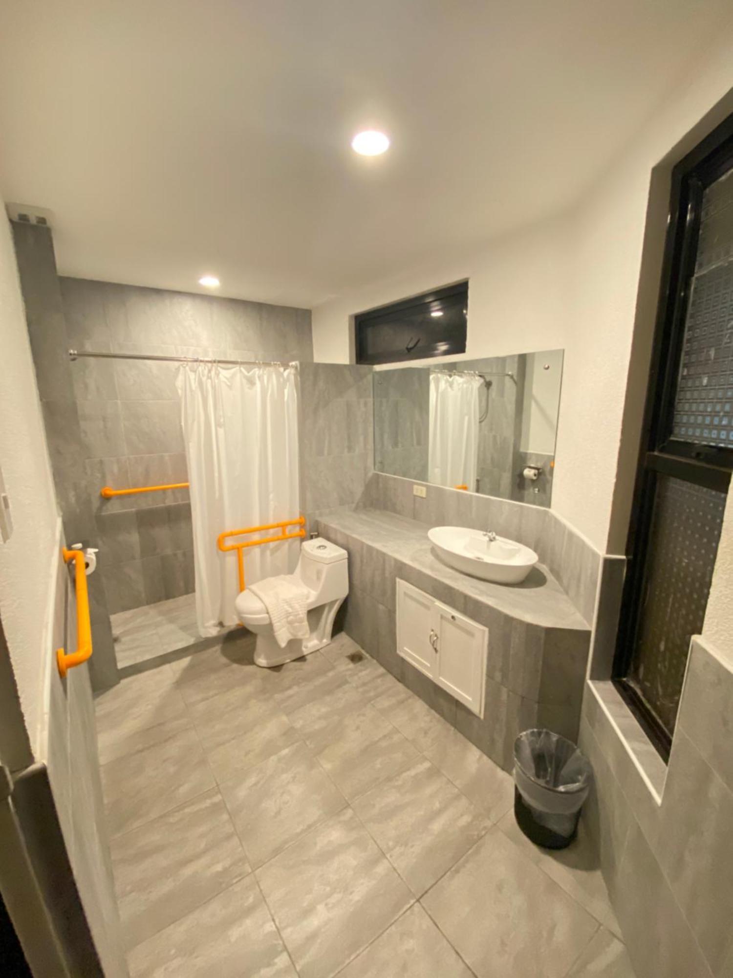Rudolfo Suites โรฮัสซิตี้ ภายนอก รูปภาพ